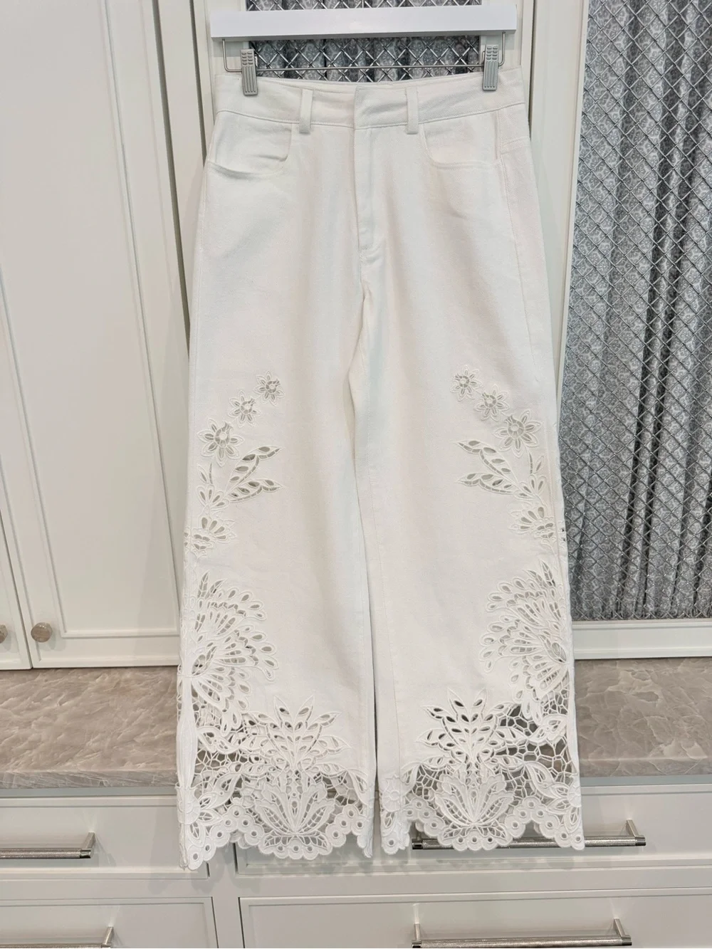 Farm Rio High Rise Embroidered Eyelet off-white Denim Wide Leg Pants - size 26 - Picture 7 of 13